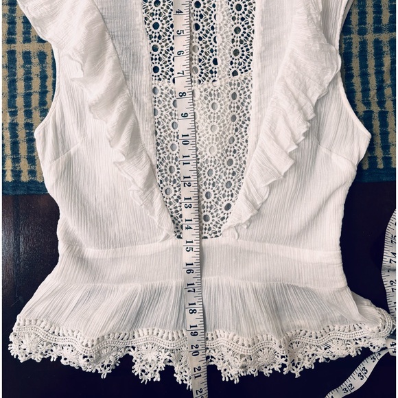 Guess Jamie White Mock Neck Top Size M - Picture 15 of 15